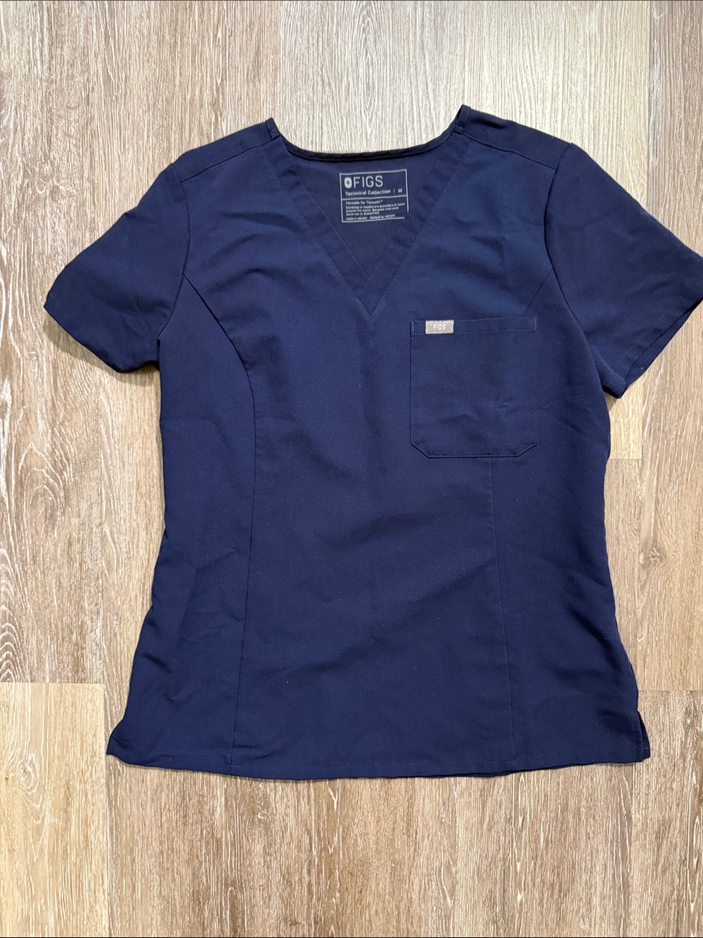 FIGS Navy V-Neck Short Sleeve Scrub Top M